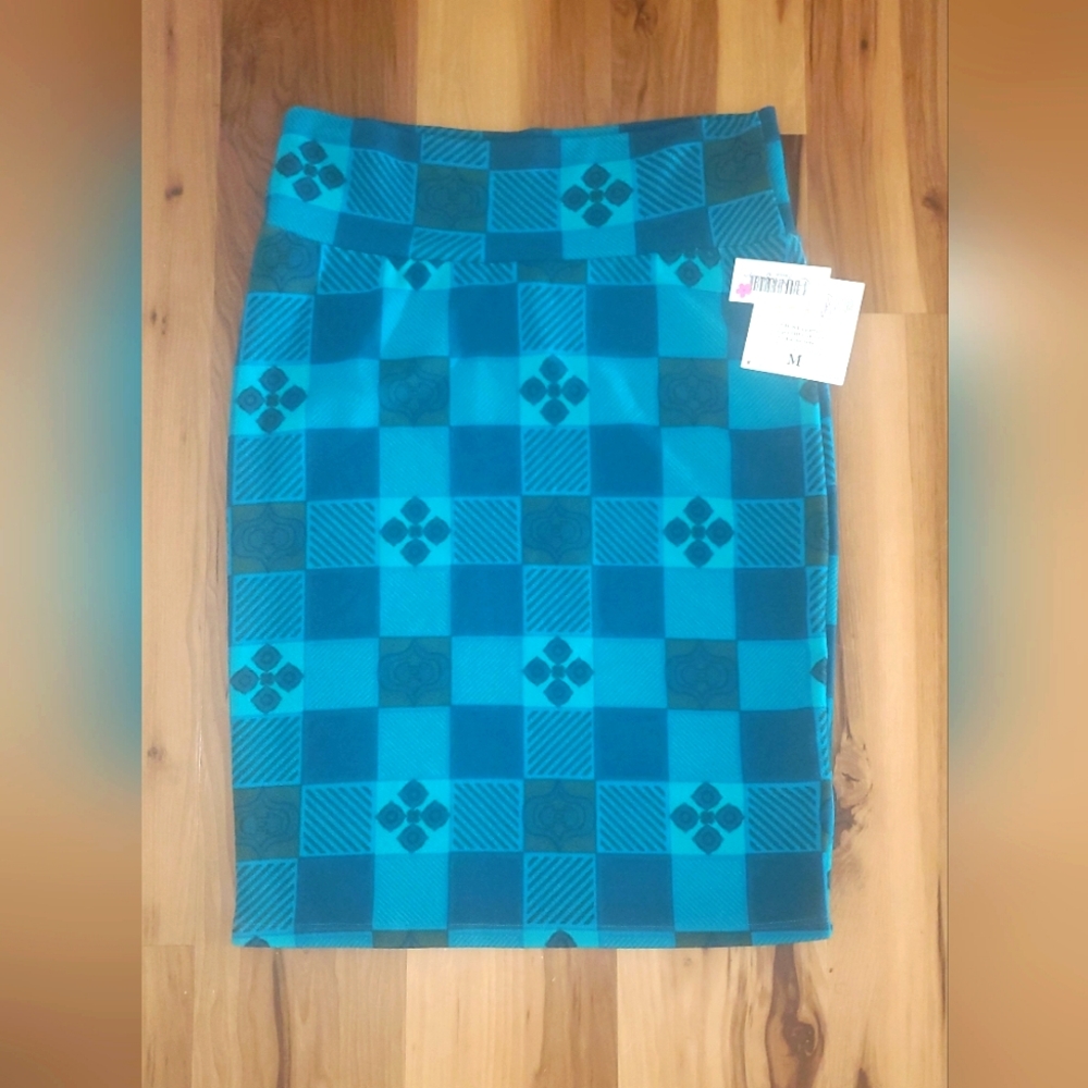 LuLaRoe Cassie skirt,  Medium,blue/green
